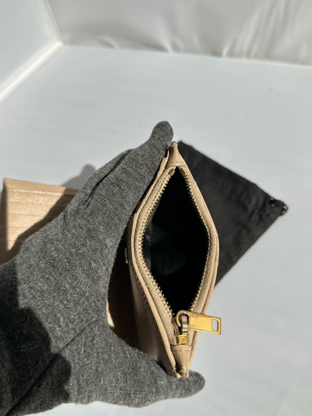 Saint Laurent Beige Compact Wallet - Picture 2 of 6
